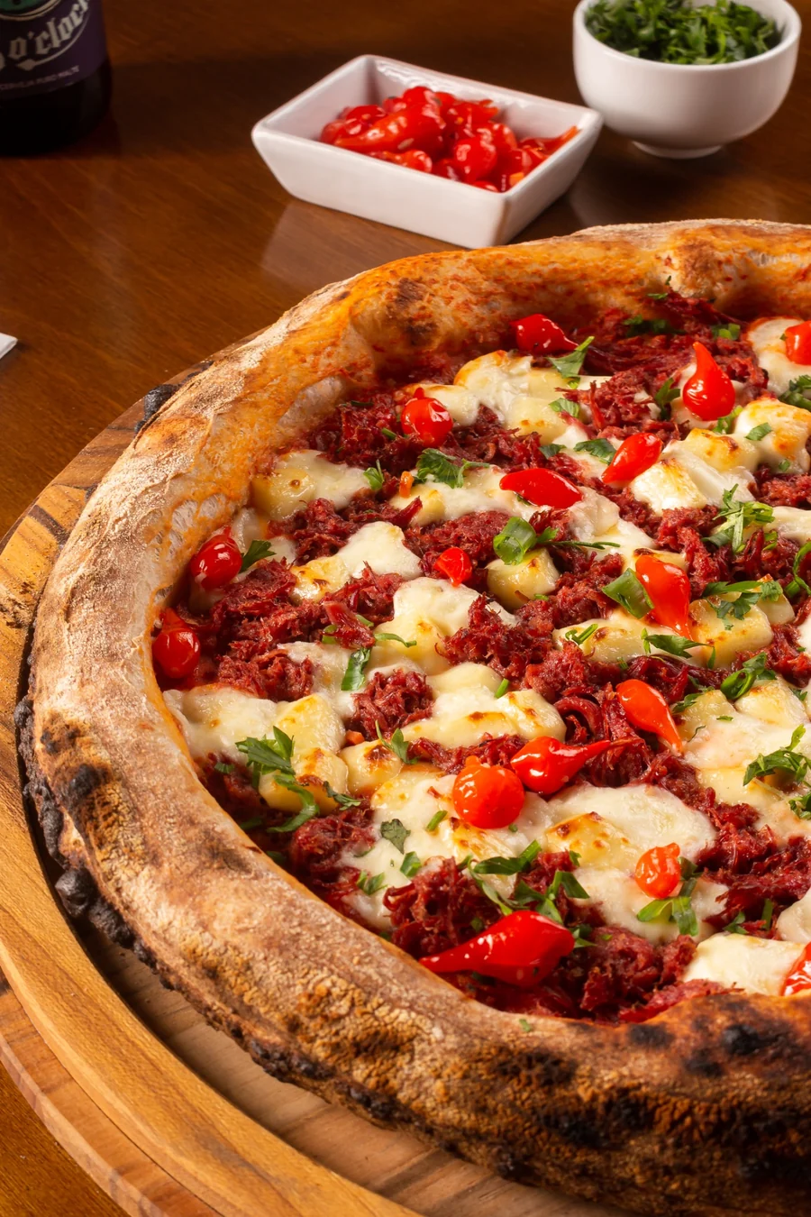 Detalhe de uma pizza artesanal da Vila109